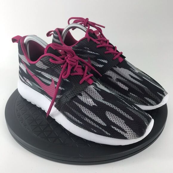 Nike Roshe Run Light Weight Running Shoes Pink 705486-001 Women’s Size 8.5 (7Y) - Picture 3 of 11